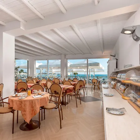 Riviera Hotel 3*